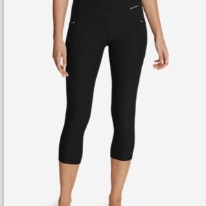 Like new Eddie Bauer black Trail Tights capris